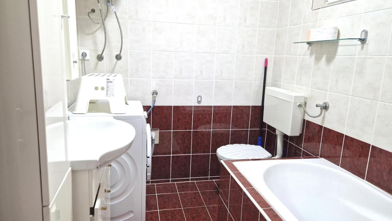 Apartment Lana クルク エクステリア 写真
